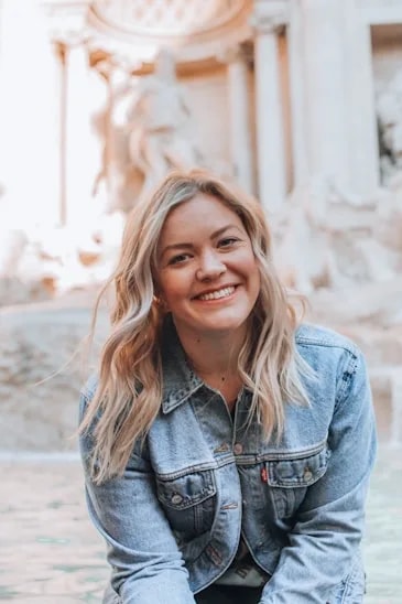 Alexandra, Director